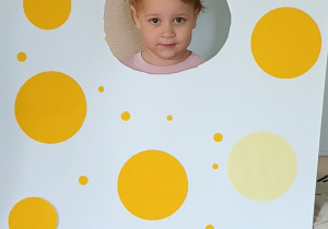 żółta fotobudka