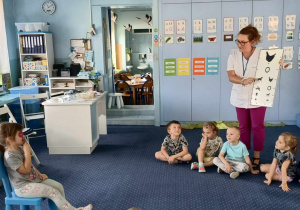 Badanie wzroku - zajęcia edukacyjne z pielęgniarką.