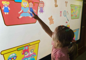Zajęcia przy tablicy multimedialnej