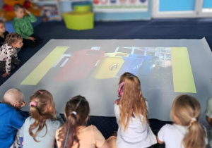 Gra edukacyjna - segregowanie śmieci.