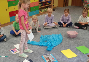 Segregowanie śmieci - zajęcia edukacyjne.