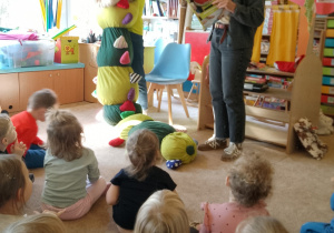 SPOTKANIE AUTORSKIE Z PISARKĄ BARBARĄ SZELĄGOWSKĄ