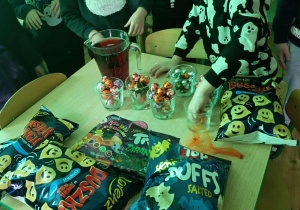 Przygotowanie strasznego posiłku.