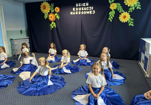 Dzieci czekają na występ