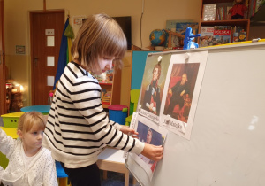 Dzieci poznają ciekawostki o wybranych Polakach.