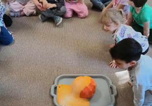 ekseryment wulkan z dyni