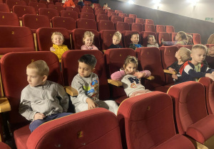 Dzieci w kinie Spójnia