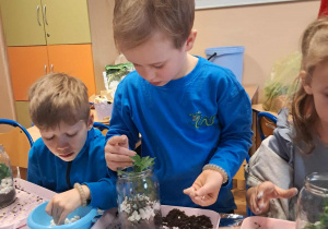 Dzieci tworzą swoje kompozycje