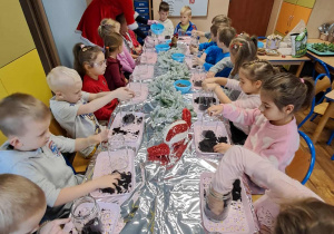 Dzieci tworzą swoje kompozycje