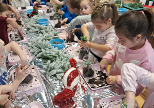 Dzieci tworzą swoje kompozycje