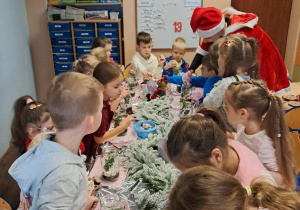 Dzieci tworzą swoje kompozycje