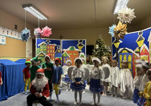 Występ artystyczny dzieci.