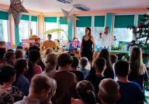 Pokaz salsy i czaczy i samby.