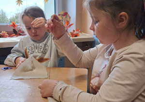 Zajęcia edukacyjne z krawcową.