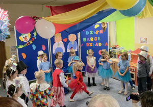 Występ artystyczny dzieci.