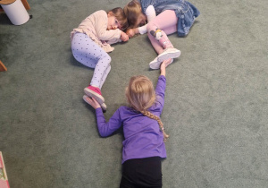 Serce w wykonaniu dziewczynek