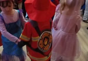 tańce i zabawy karnawałowe