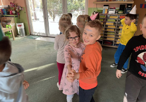 Taniec w parach- Tymek i Julia.