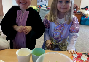 Dzieci świętują urodziny