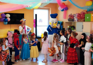 Bal karnawałowy w przedszkolu