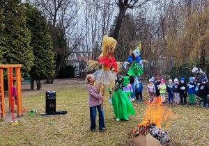 Palenie Marzanny w ogrodzie