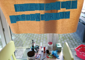 Kącik tematyczny Laboratorium.