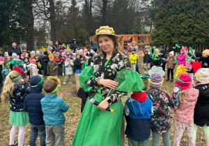 Zajęcia edukacyjne w ogrodzie przedszkolnym.