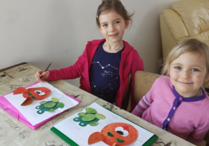 Te piekne prace wykonały siostry Laura z grupy 5 i Sara z grupy 3
