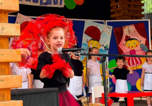 Pchła Szachrajka- scenka w restauracji.