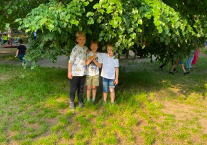 Wspólna zabawa w ogrodzie