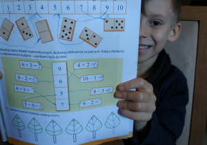 Miłosz rozwiazuje zadania matematyczne